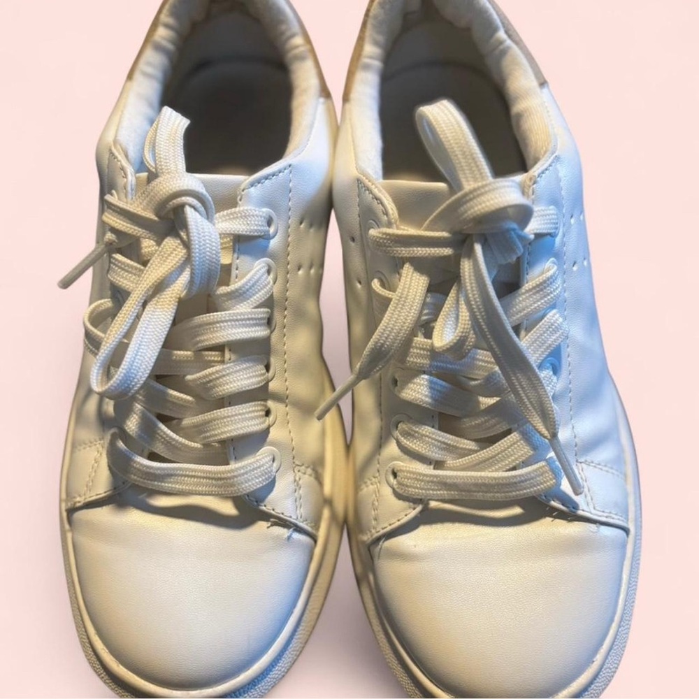 Time and Tru Women's White Sneakers